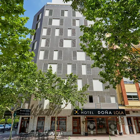 Doña Lola-3